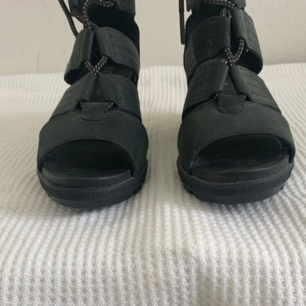 Sorel Women's Black Joanie Strappy Sandals. - Picture 9 of 9